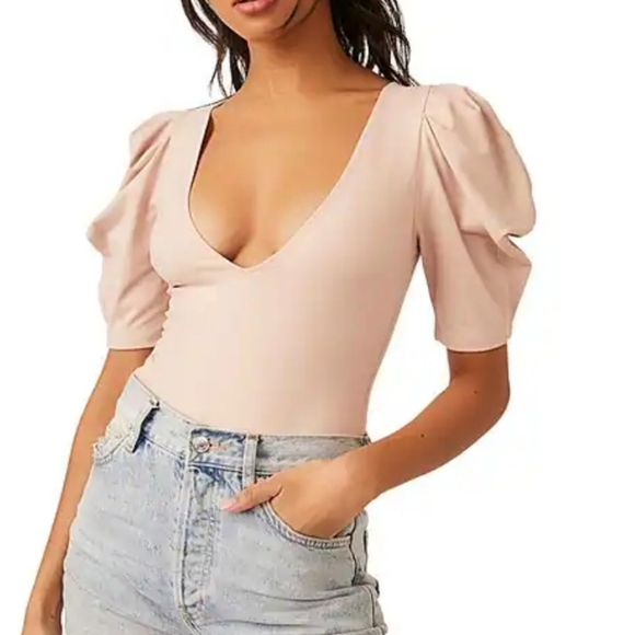 Free People Va Va Voop Knit Deep V-Neck Short Ruched Puffed Sleeve Bodysuit - Picture 1 of 5